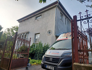 Zateplení stropu zděného rodinného domu pomocí foukané izolace